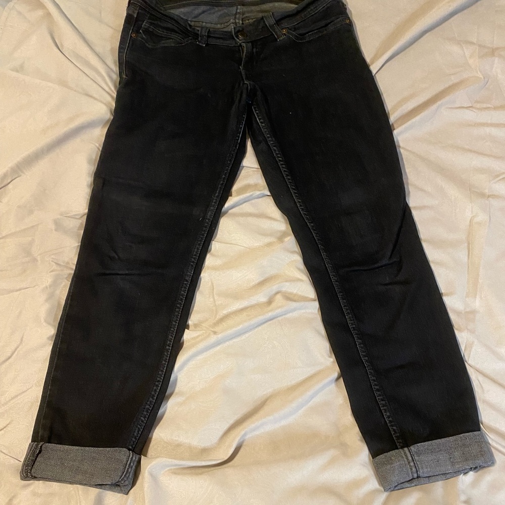 Women’s black skinny jeans